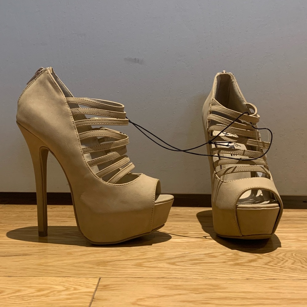 Sand open toe pumps